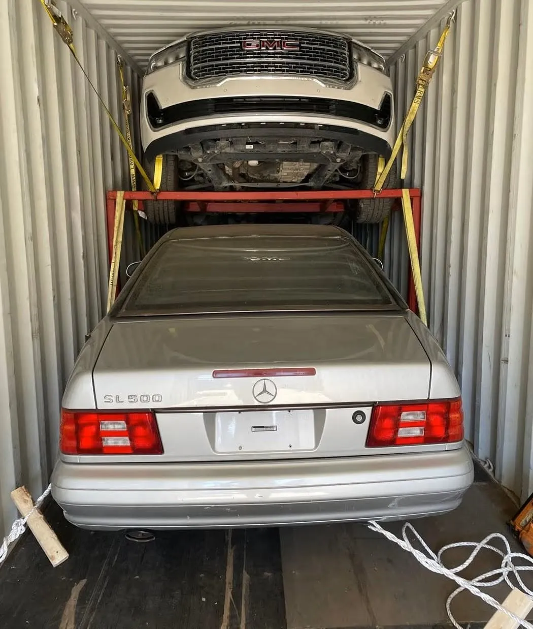 Bezpieczny załadunek auta w VAN-CAR Import