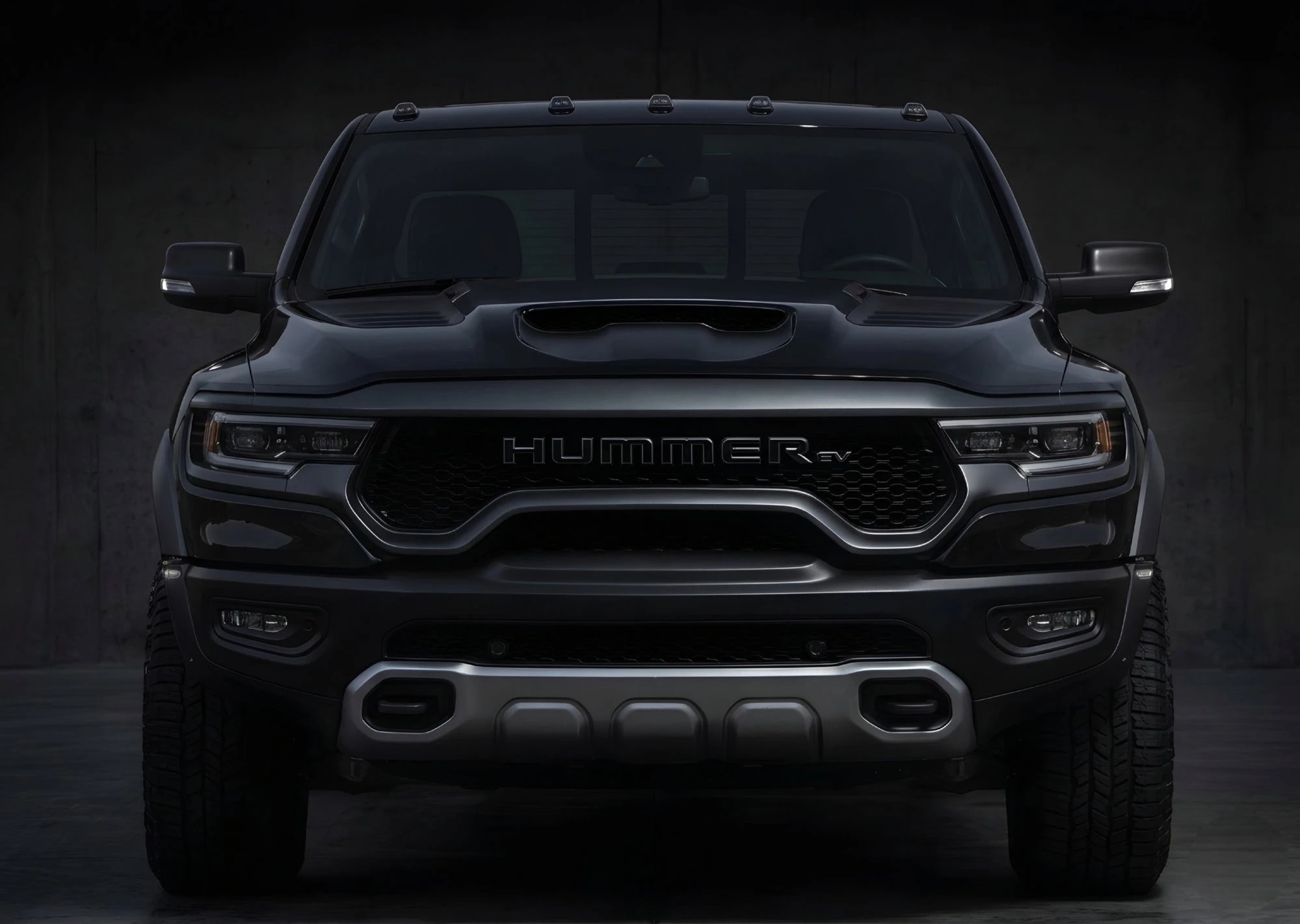 GMC Hummer EV sprowadzony z USA — światła wyłączone