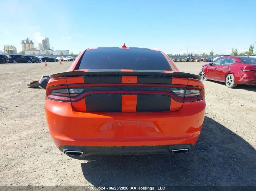 Dodge Charger SXT AWD Blacktop 3.6 2023 Go Mango — import z USA, widok z tyłu