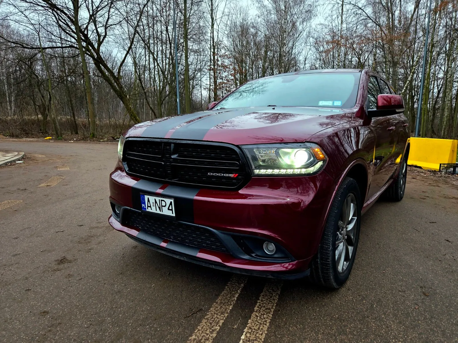 Dodge Durango SRT Bordowy