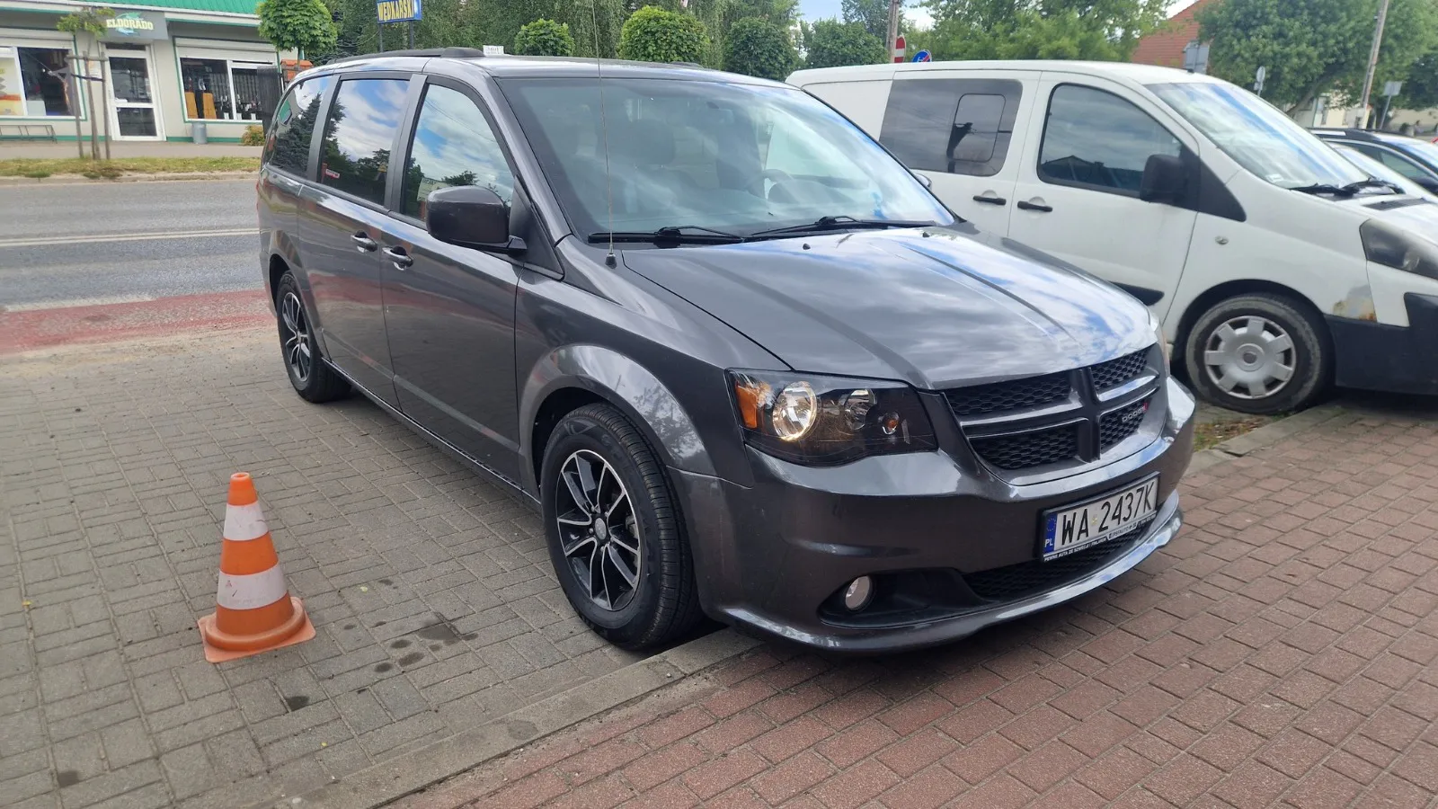 Dodge Grand Caravan Szary WA2437K